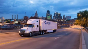 חברת DB Schenker רוכשת חברת משאיות בארה״ב